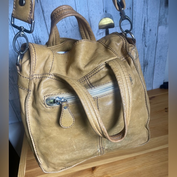 Lockheart Boho Tan Leather Button Bag - Picture 4 of 16